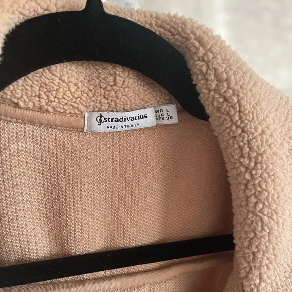 Stradivarius Fleece Shacket in beige - Picture 5 of 6